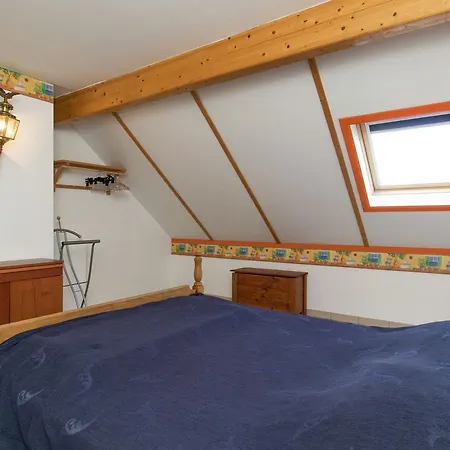 Cozy In Sainte-ode With Sauna Nyaraló *